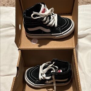 Vans Black and White High-Top Sneakers with Signature Jazz Stripe -5 (toddler)